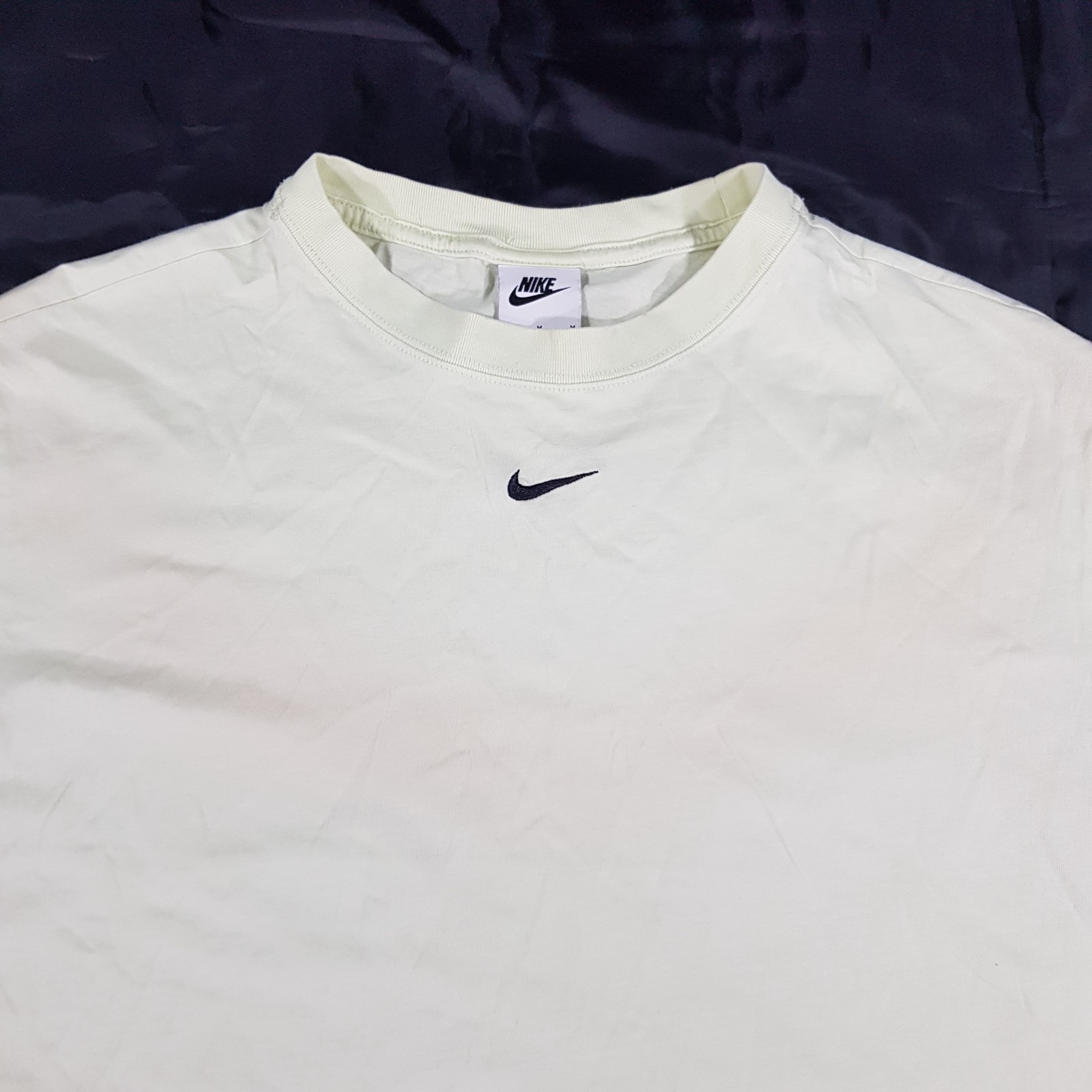 NIKE MENS SIZE MEDIUM PALE YELLOW TIE DYE COTTON CREW NECK CENTRE LOGO T-SHIRT gallery