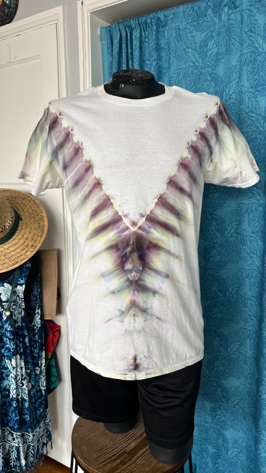 NEW Chevron Ice Tie Dye T-Shirt, Unisex L SS, Purple Blue Green gallery