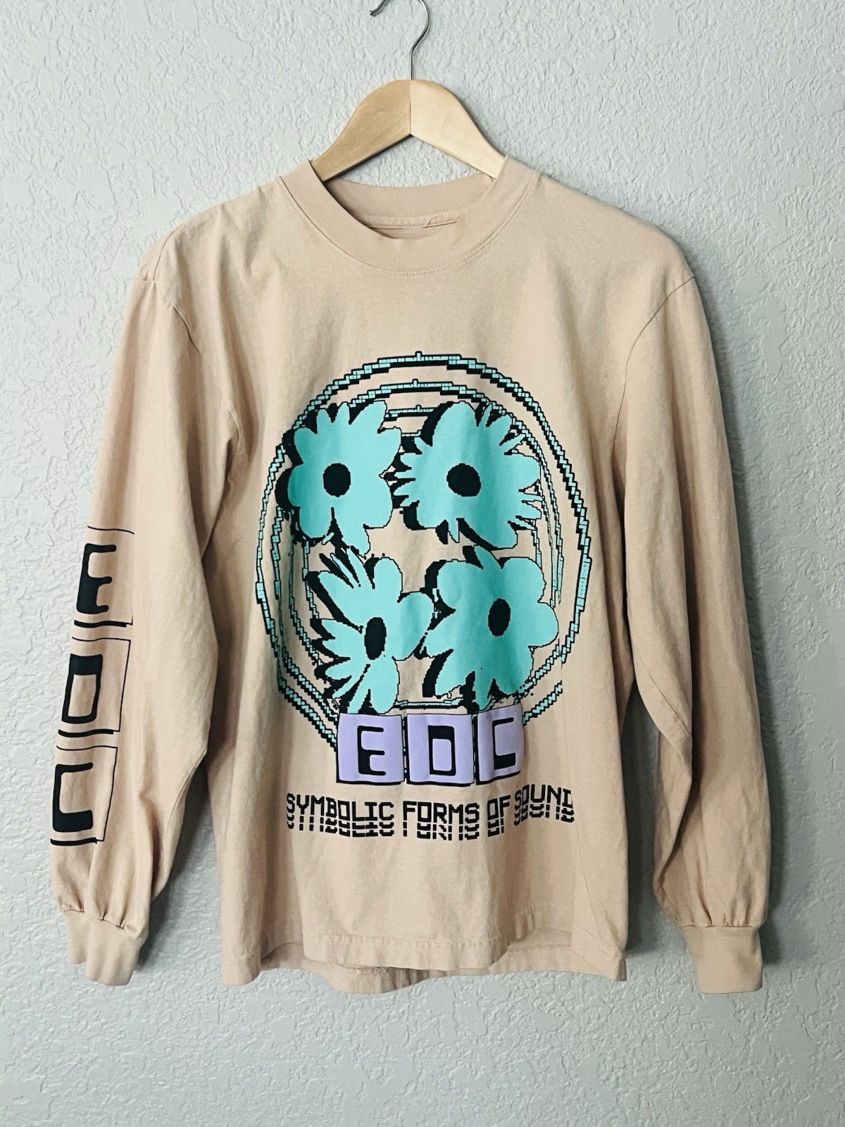 EDC Las Vegas T-shirt Size Small Insomniac Licensed Unisex Long Sleeve Beige gallery