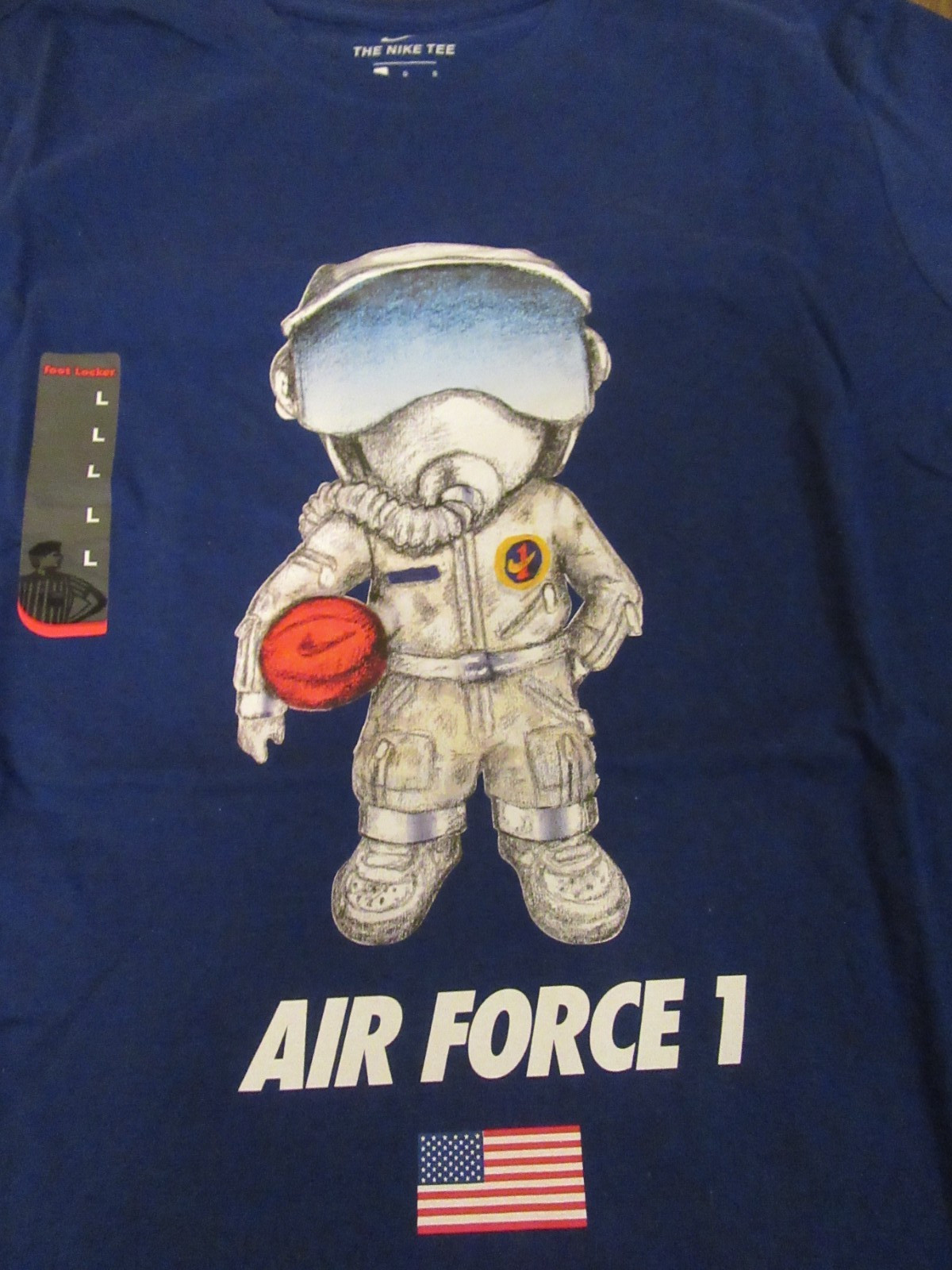 Nike Air Force 1 Pilot Mascot Tee T-Shirt Size Large Blue Astronaut AH6969 455 gallery