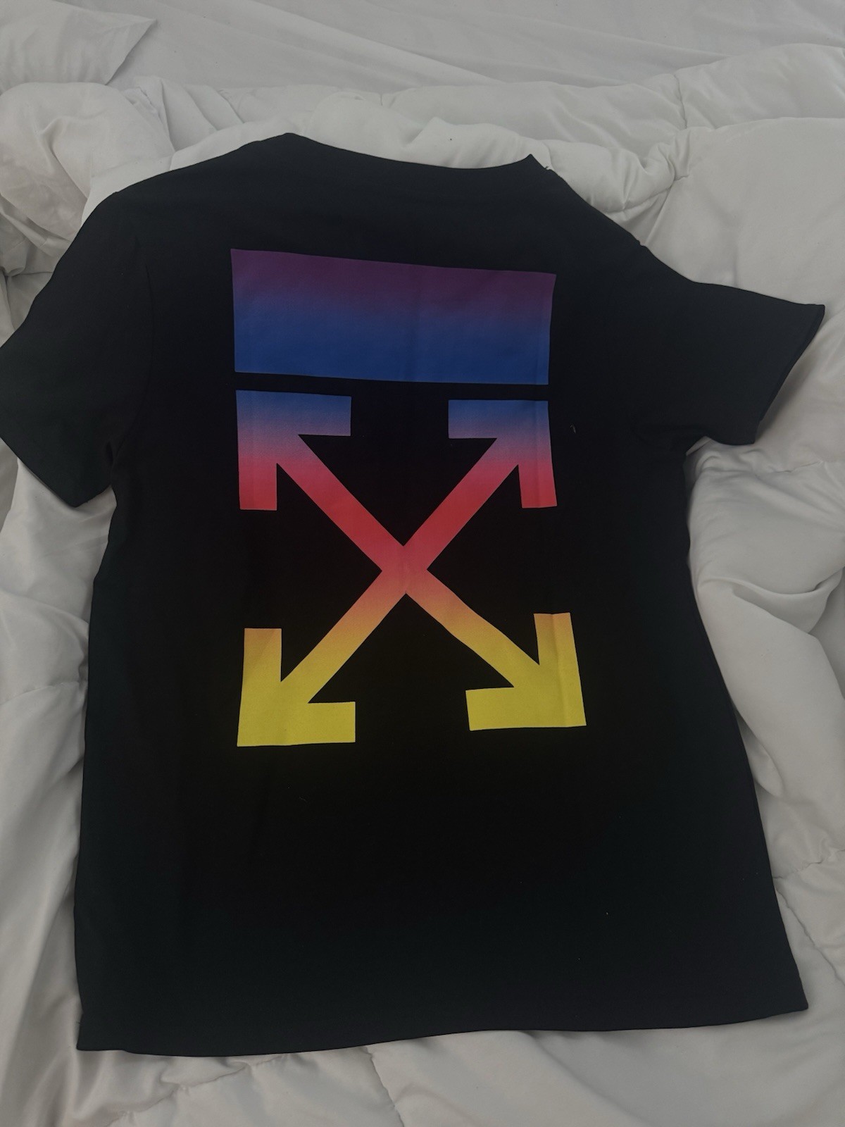 Off White T-Shirt Size Medium gallery