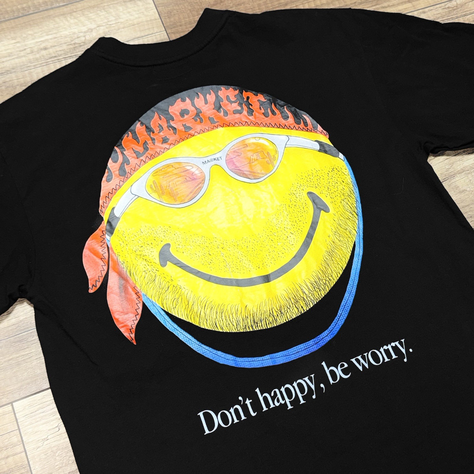 Chinatown Market x Smiley Don’t Happy, Be Worry Big Logo Graphic T Shirt Mens L gallery