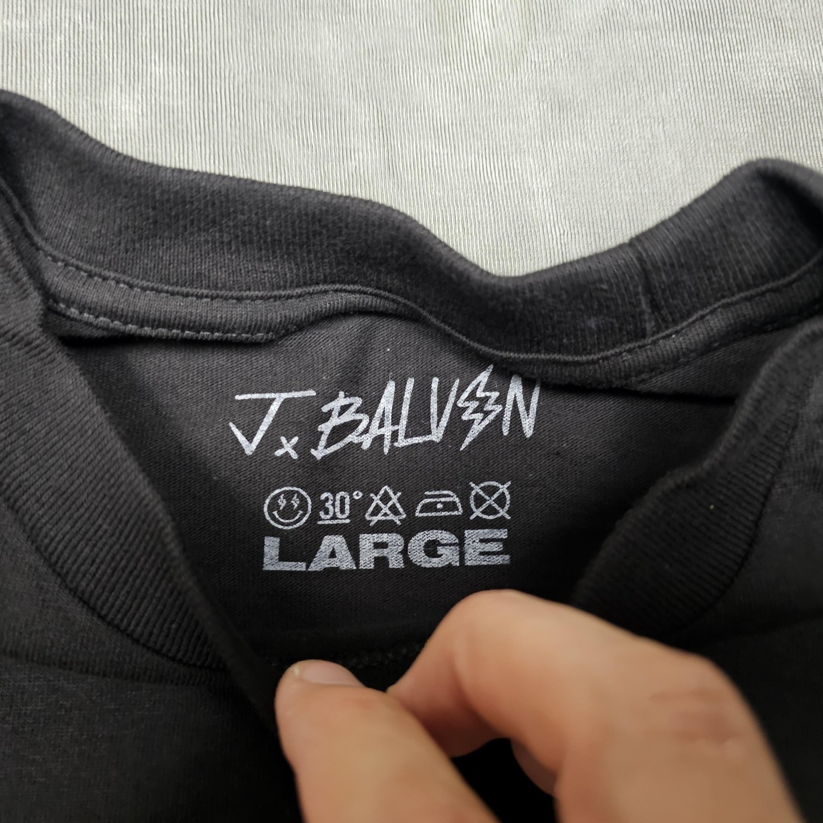 J Balvin Jose Tour Shirt Mens Large Black Lightning Smiley Face Graphic 2022 Tee gallery