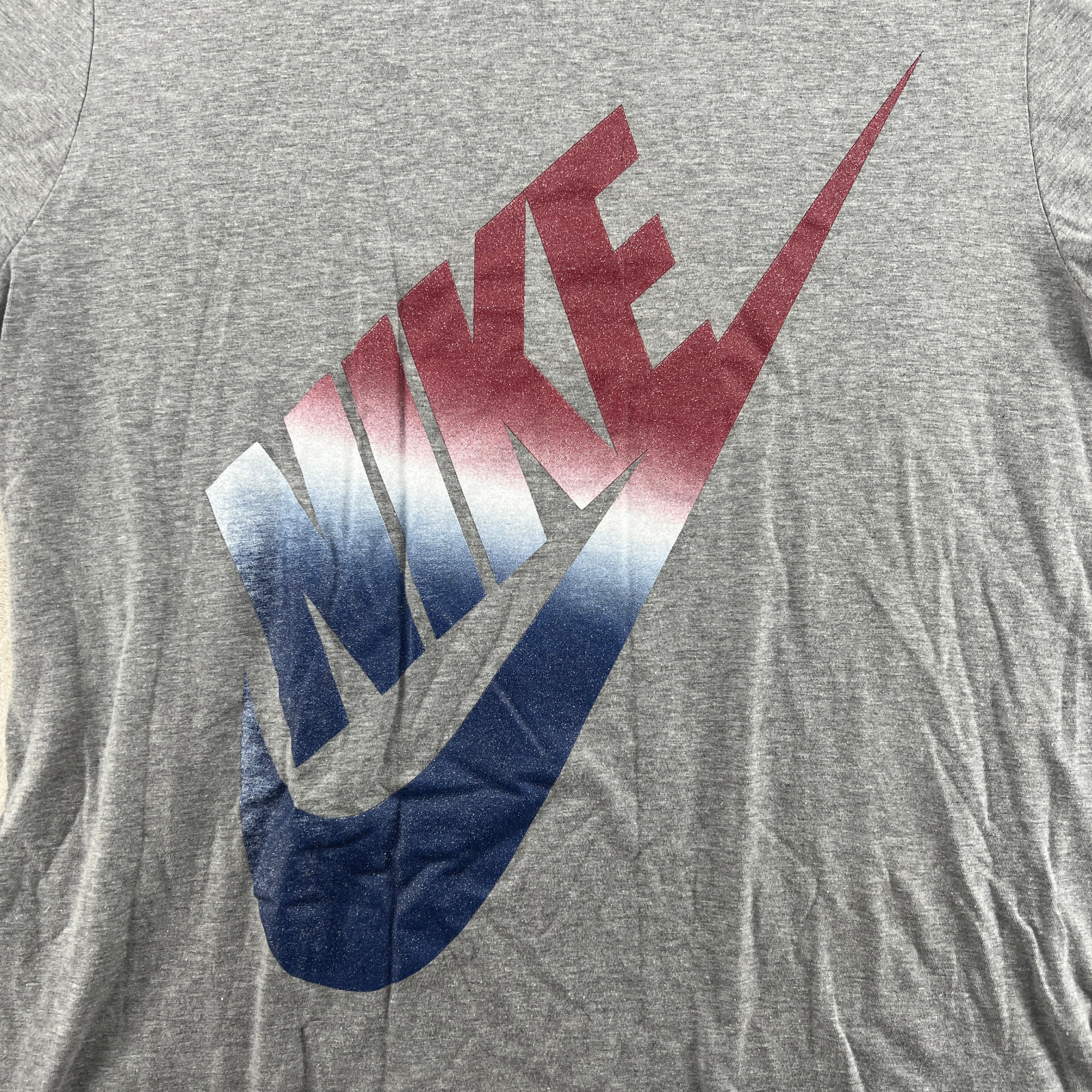 Nike Tee Athletic Cut Men Size L Solid Gray Sparkling Logo Crew-Neck T-Shirt gallery