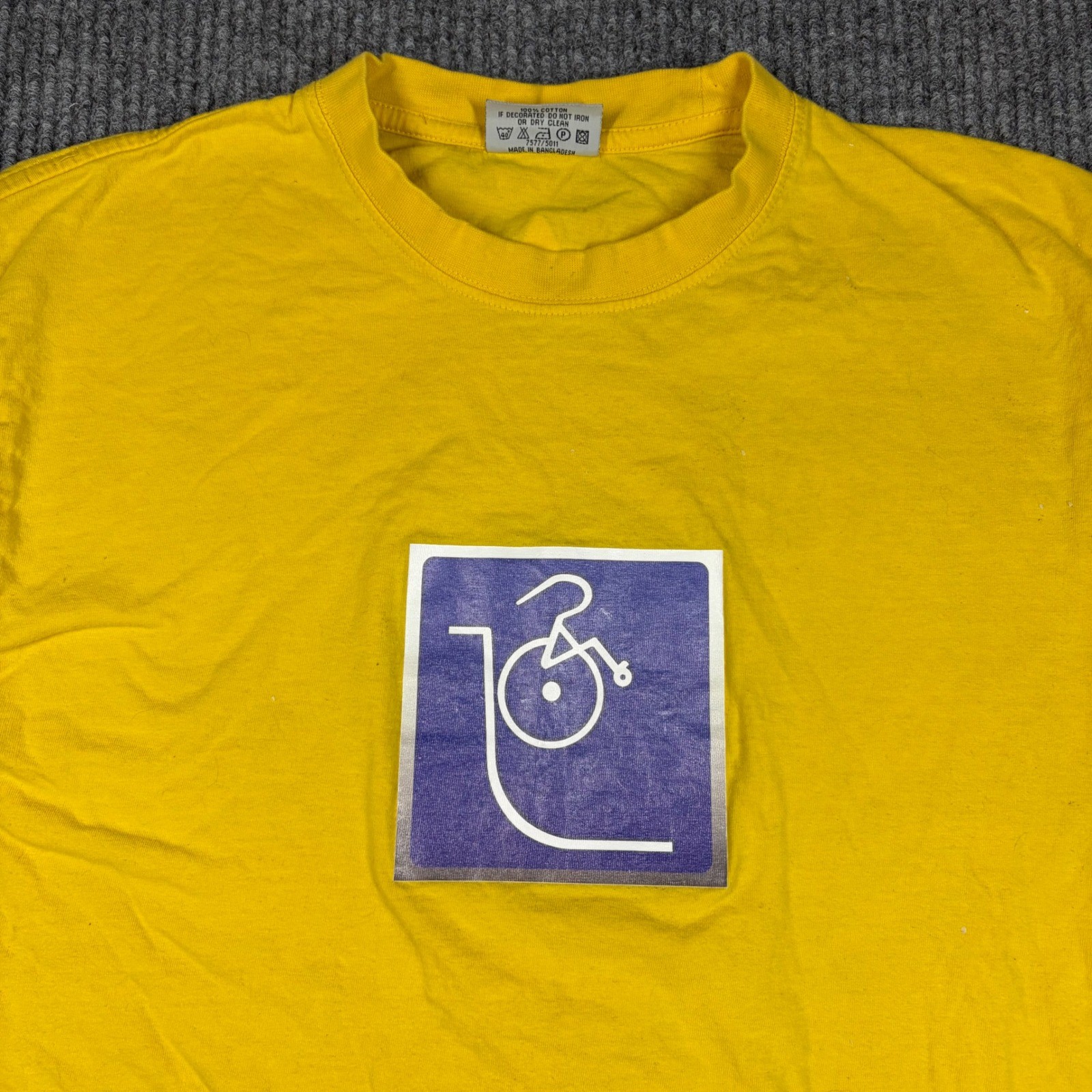 Vintage Slazenger Shirt Men's M Yellow Graphic Print Short Sleeve Cotton gallery
