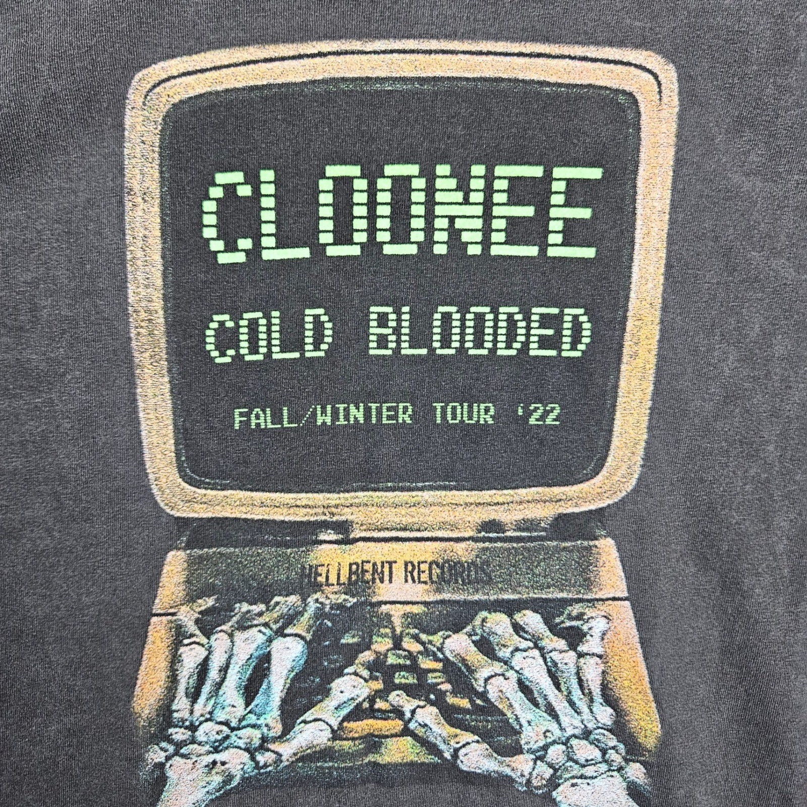 Cloonee Cold Blooded Fall/Winter Tour 22 Graphic T-Shirt Mens Large Faded Black gallery