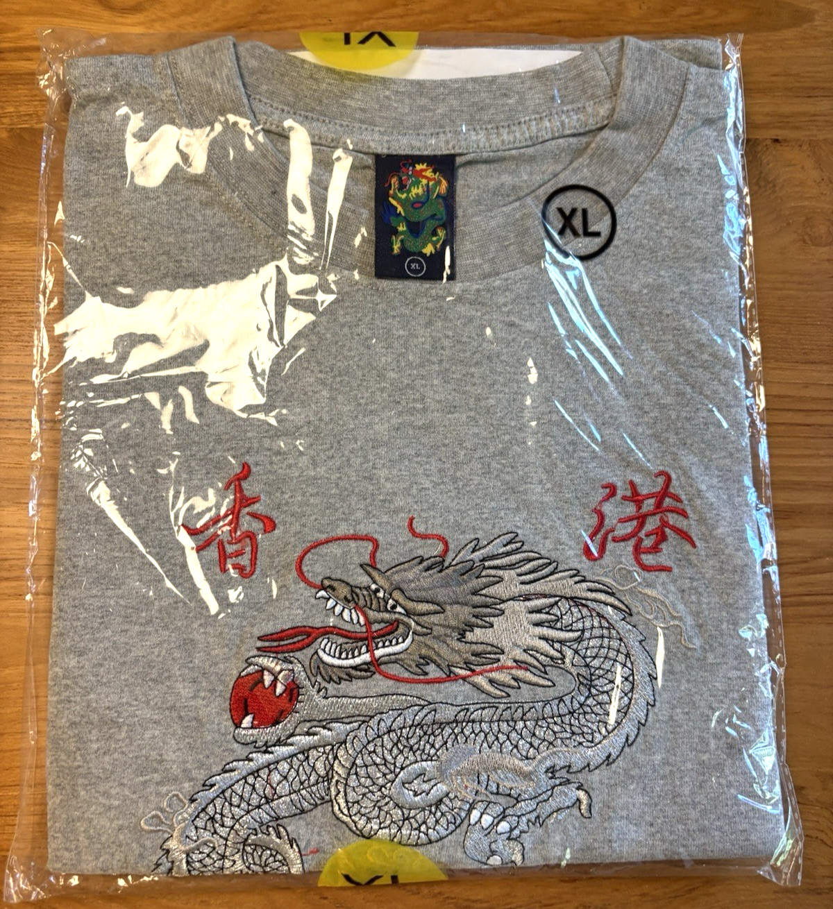 Hong Kong Embroidered Dragon Souvenir Tee Gray Crewneck T-Shirt Size XL New
