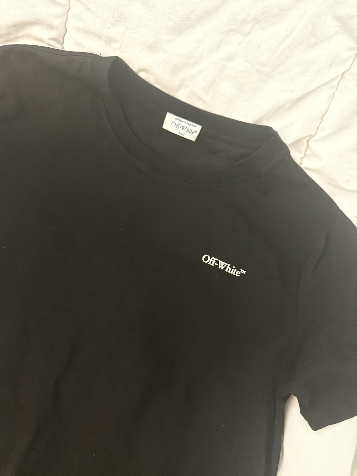 Off White T-Shirt Size Medium gallery