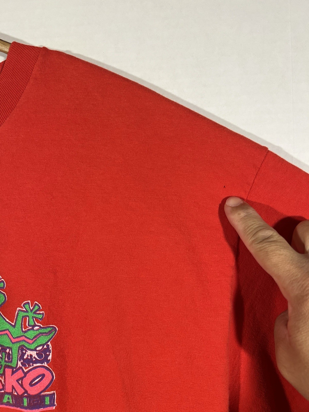 Vintage 90s Gecko Hawaii Graphic T Shirt Red Neon Lizard Logo Single Stitch XL gallery