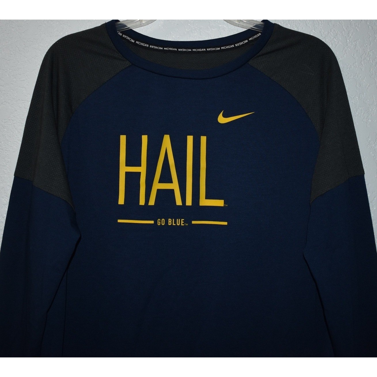 Nike Dri-FIT Michigan Wolverines Hail Go Blue Long Sleeve Shirt Mens Medium Navy gallery