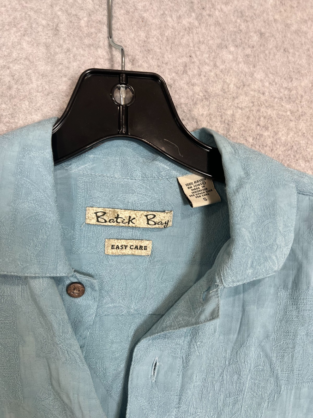 Men's Batik Bay Easy Care Blue Short Sleeve Button Down Shirt Size Small gallery
