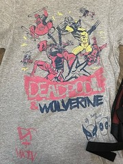 Marvel Men’s T-Shirt Deadpool and Wolverine Best Buds Gray + Backpack Included