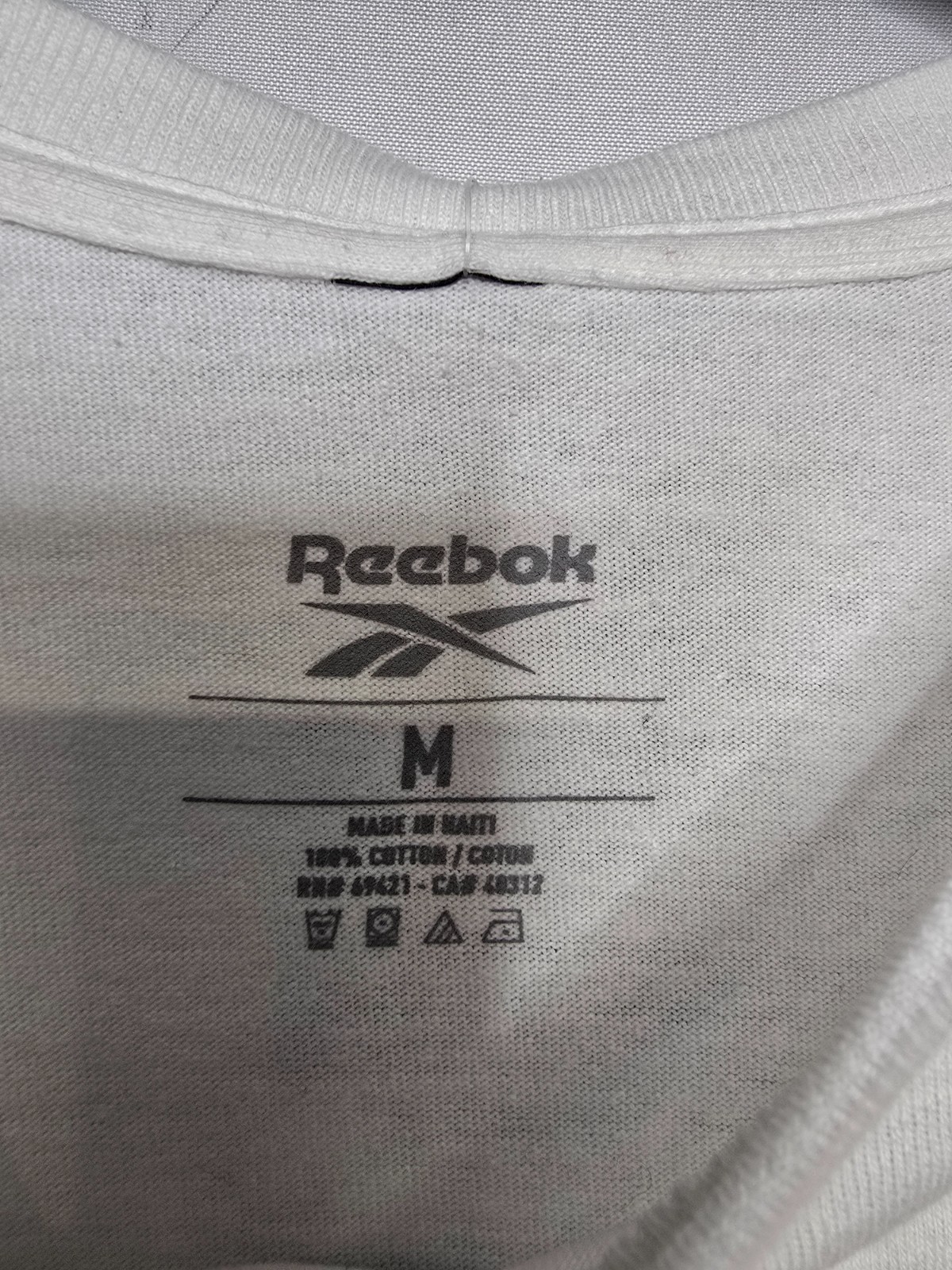 NWT Reebok Mens White Cotton Short Sleeve Game Win Logo Graphic T-Shirt Size M gallery