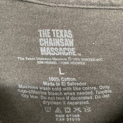 Texas Chainsaw Massacre Middle Finger Men’s Large Fade Black T-Shirt Leatherface