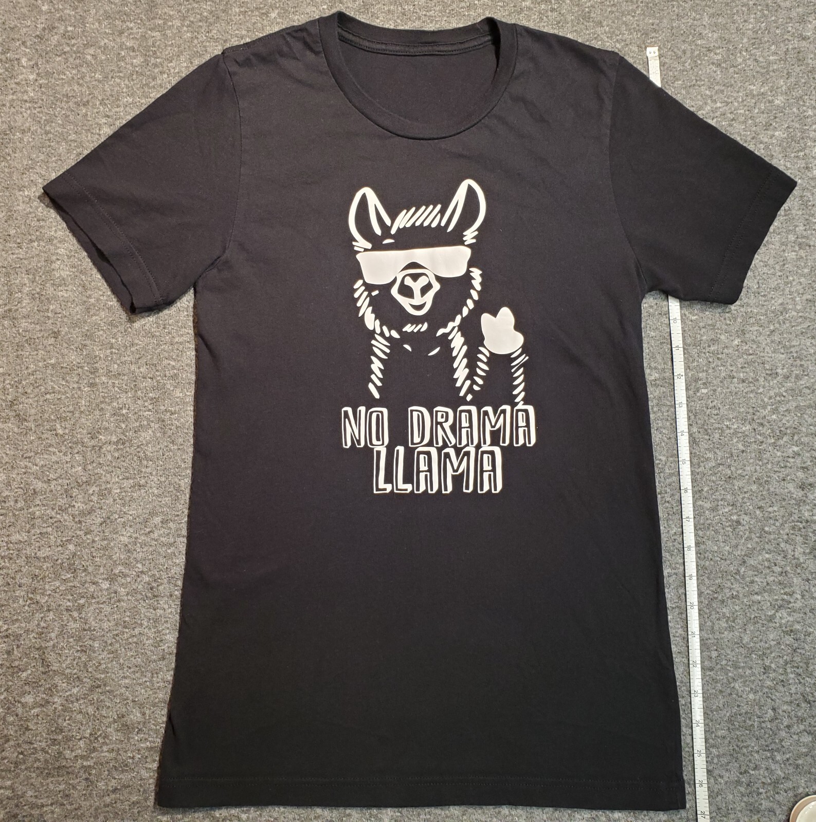 No Drama Llama Unmarked Black Graphic T-Shirt Size Small? Peace Sign