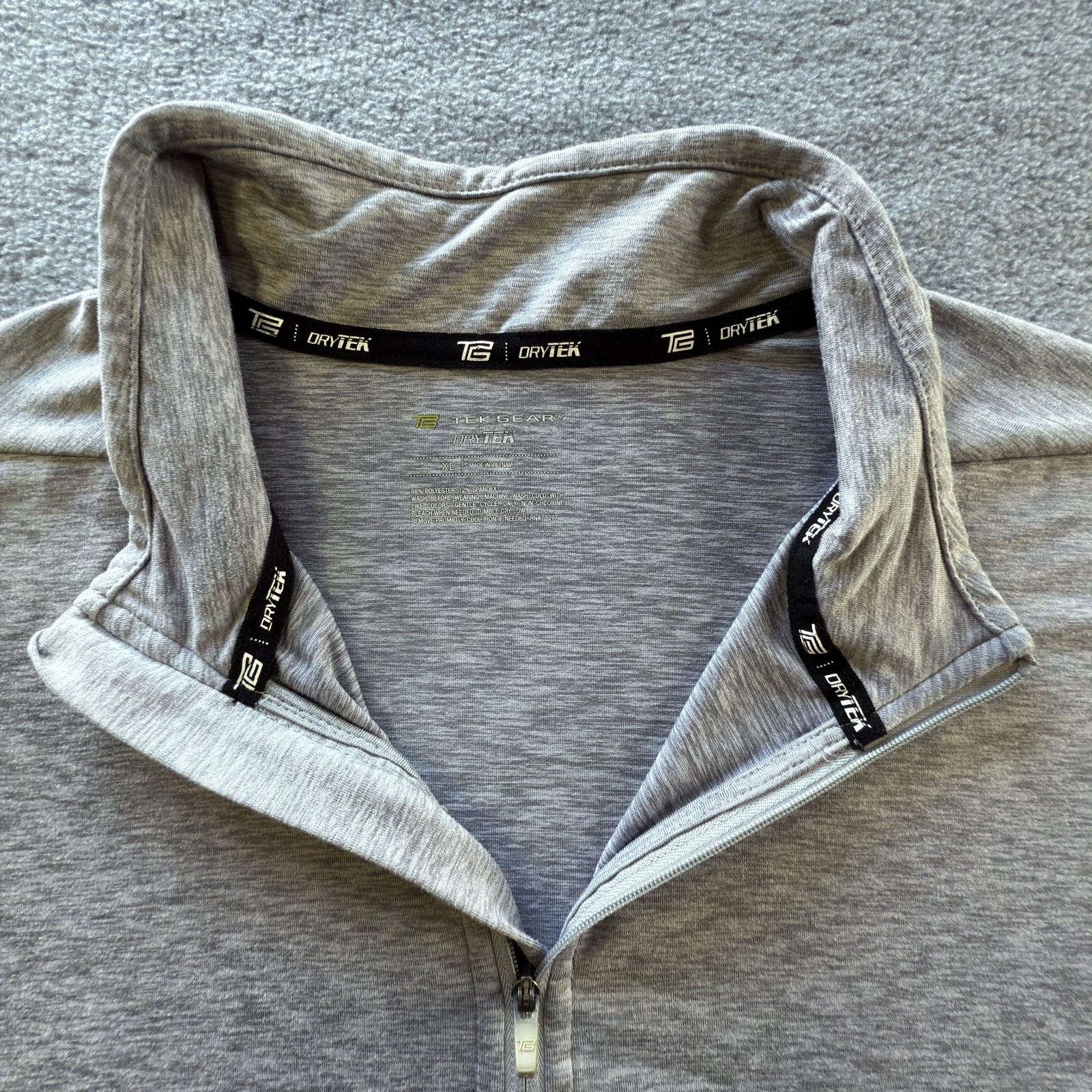 TEK GEAR DryTek Mens XL Long Sleeve T-Shirt 1/4 Zip Pullover Gray Mockneck gallery