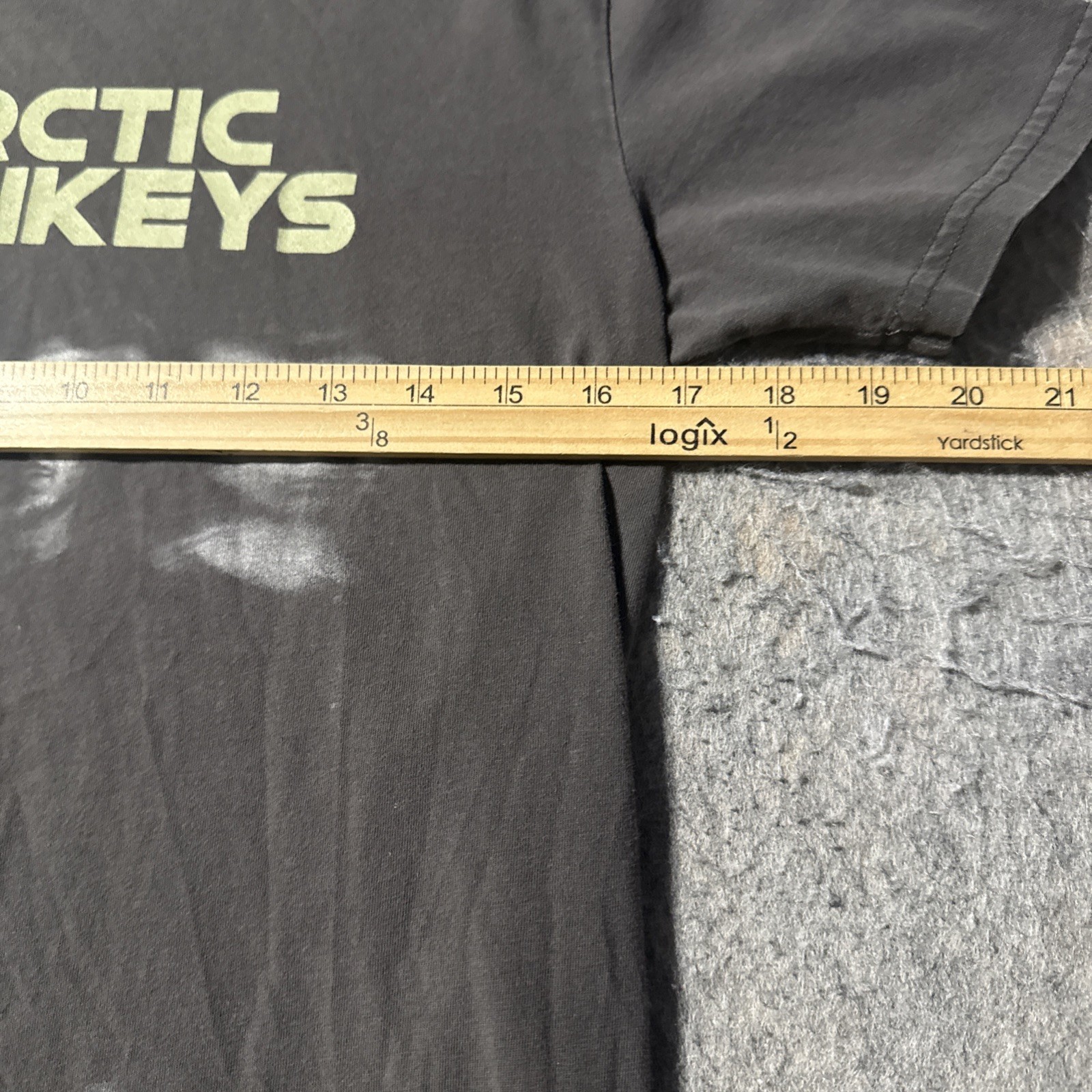 Arctic Monkeys T Shirt Mens Small Graphic Print Short Sleeves Logo Spellout Gray gallery