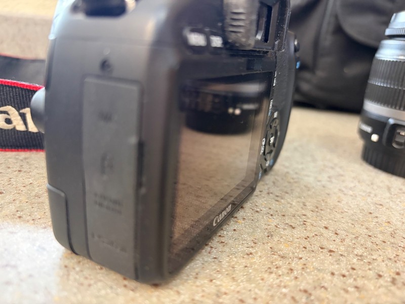Canon EOS Rebel T2i 18MP DSLR Camera With Accessories