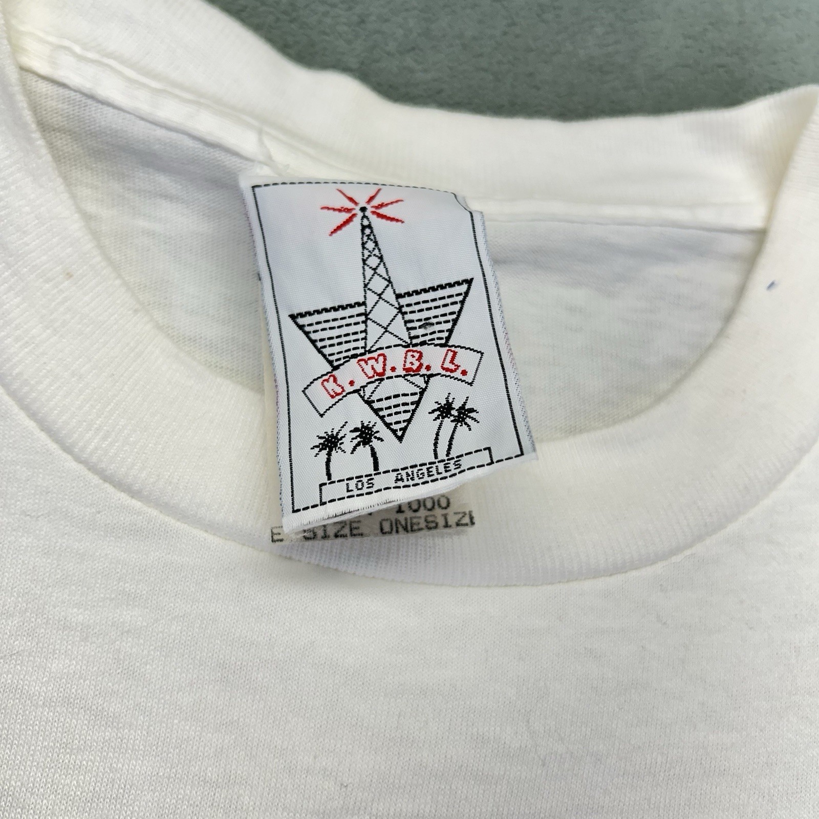 Vintage KWBL Los Angeles T-shirt One Size Southwest Coyote’s Glitter Desert gallery