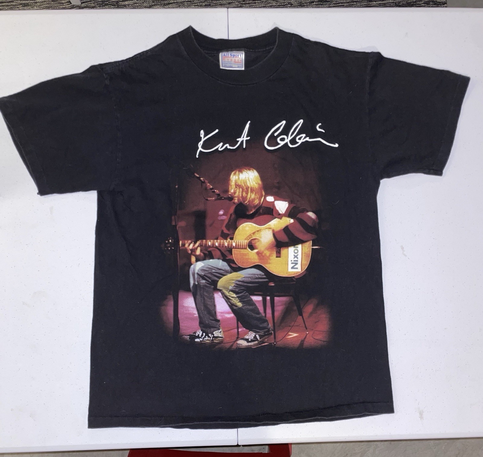 Kurt Cobain Nirvana Shirt 2000s Size Medium gallery