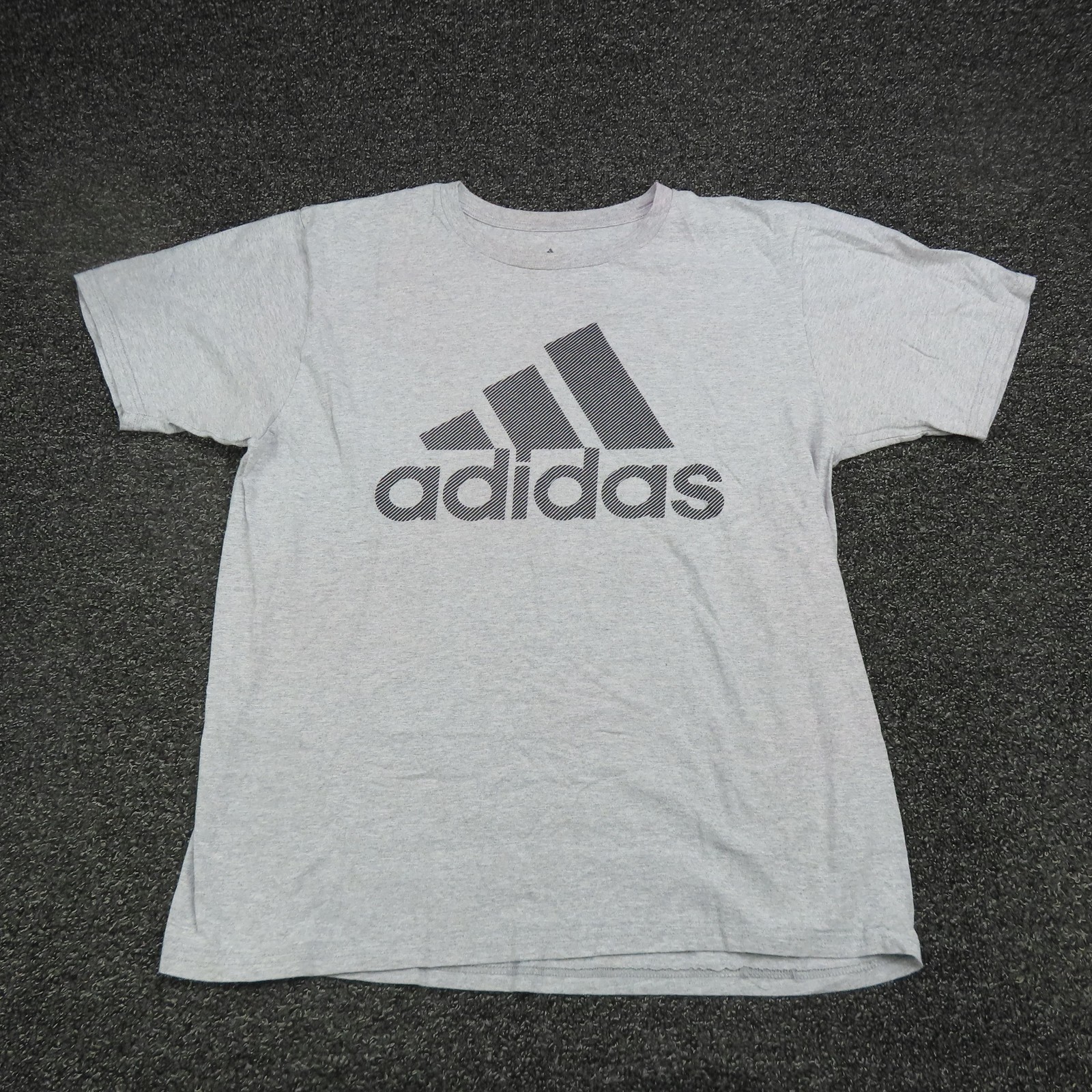 Adidas Shirt Mens Large Gray The Go-To Tee Logo Graphic Athletic Short Sleeve