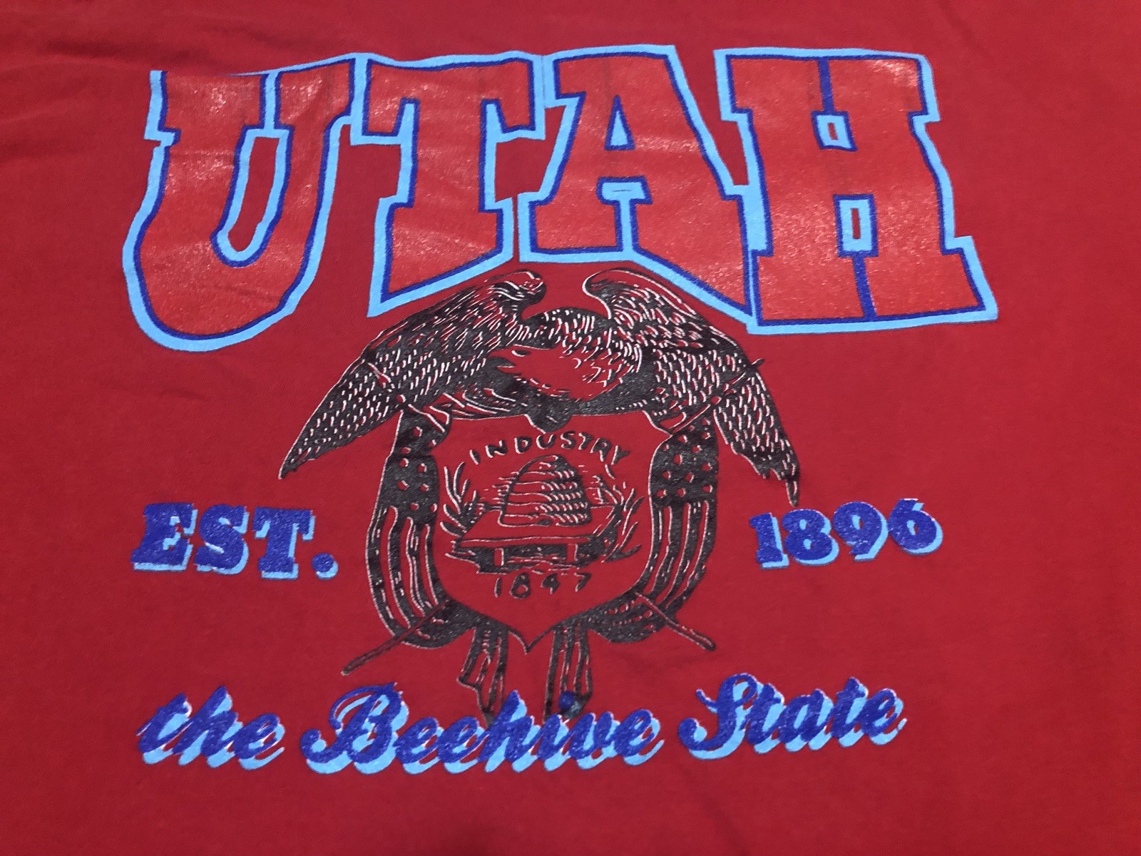 Utah The Beehive State USA United States Est 1896 XL Red T Shirt gallery