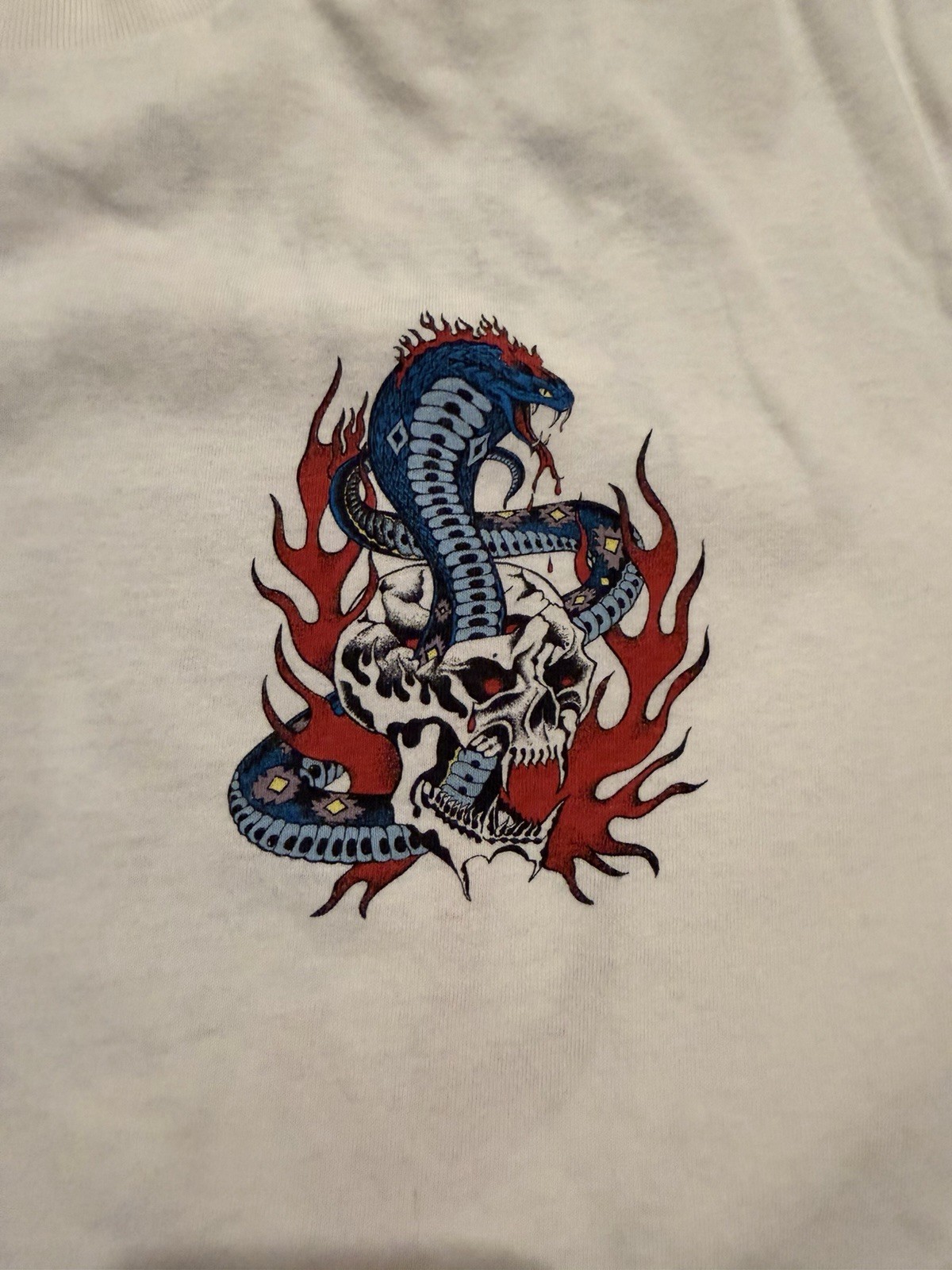 AllSaints Men's L White Relaxed Fit Snake Skull Graphic Logo Crew Neck T-Shirt gallery