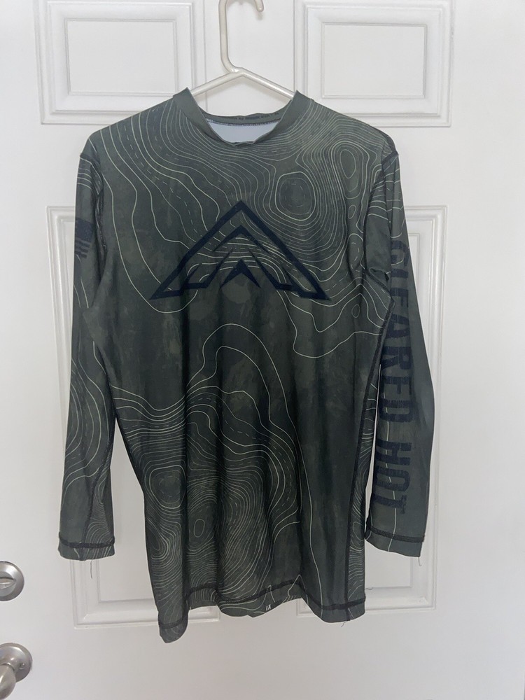 CLEARED HOT Mens Dark Green, Long Sleeve, Active Wear Size X- Large