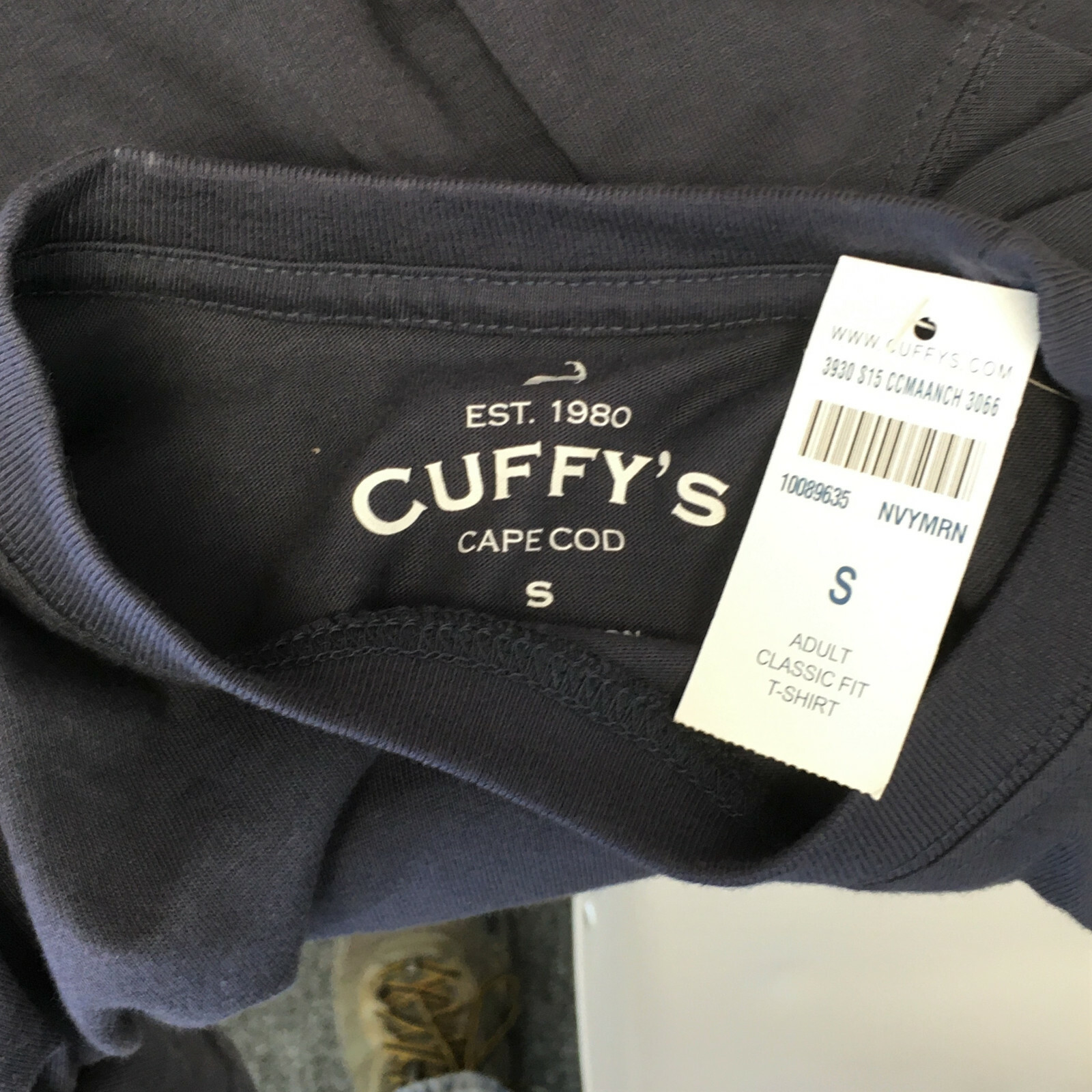 NWT Cuffy's of Cape Cod Massachusetts T-Shirt Small Navy Blue With Tags! gallery