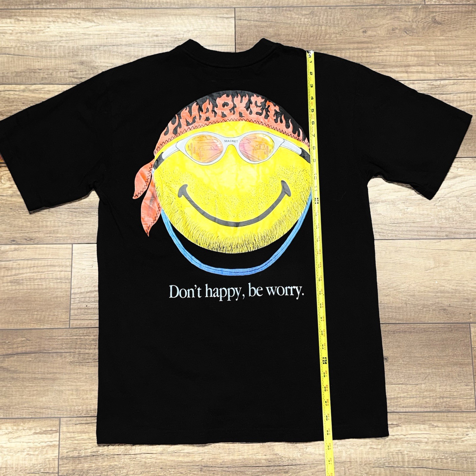 Chinatown Market x Smiley Don’t Happy, Be Worry Big Logo Graphic T Shirt Mens L gallery