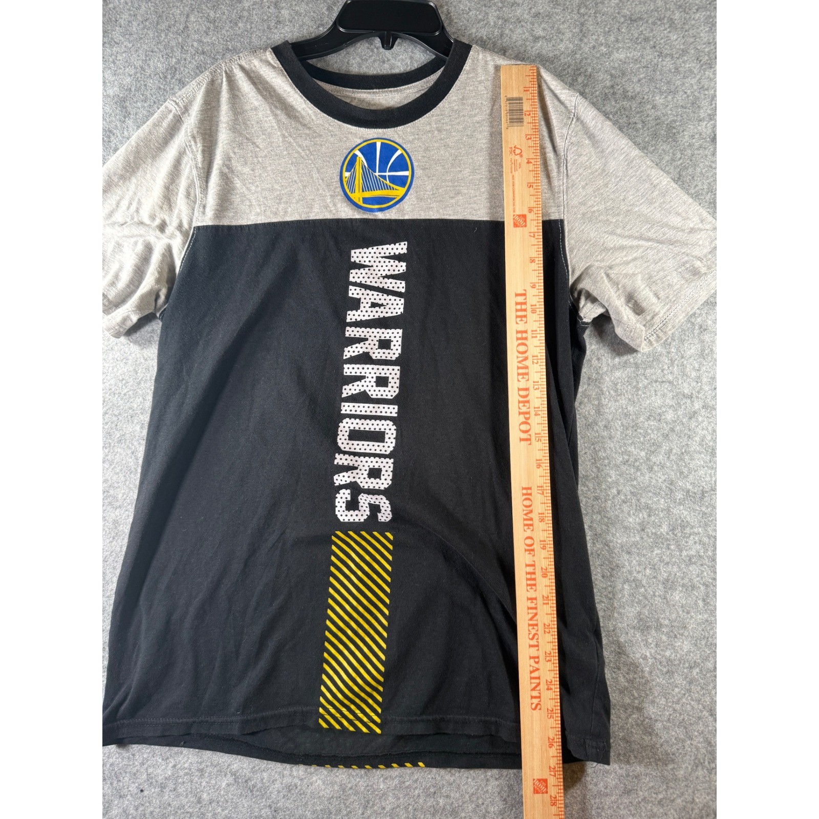 NBA Golden State Warriors Colorblock Graphic T-Shirt Gray Black Mens Medium gallery