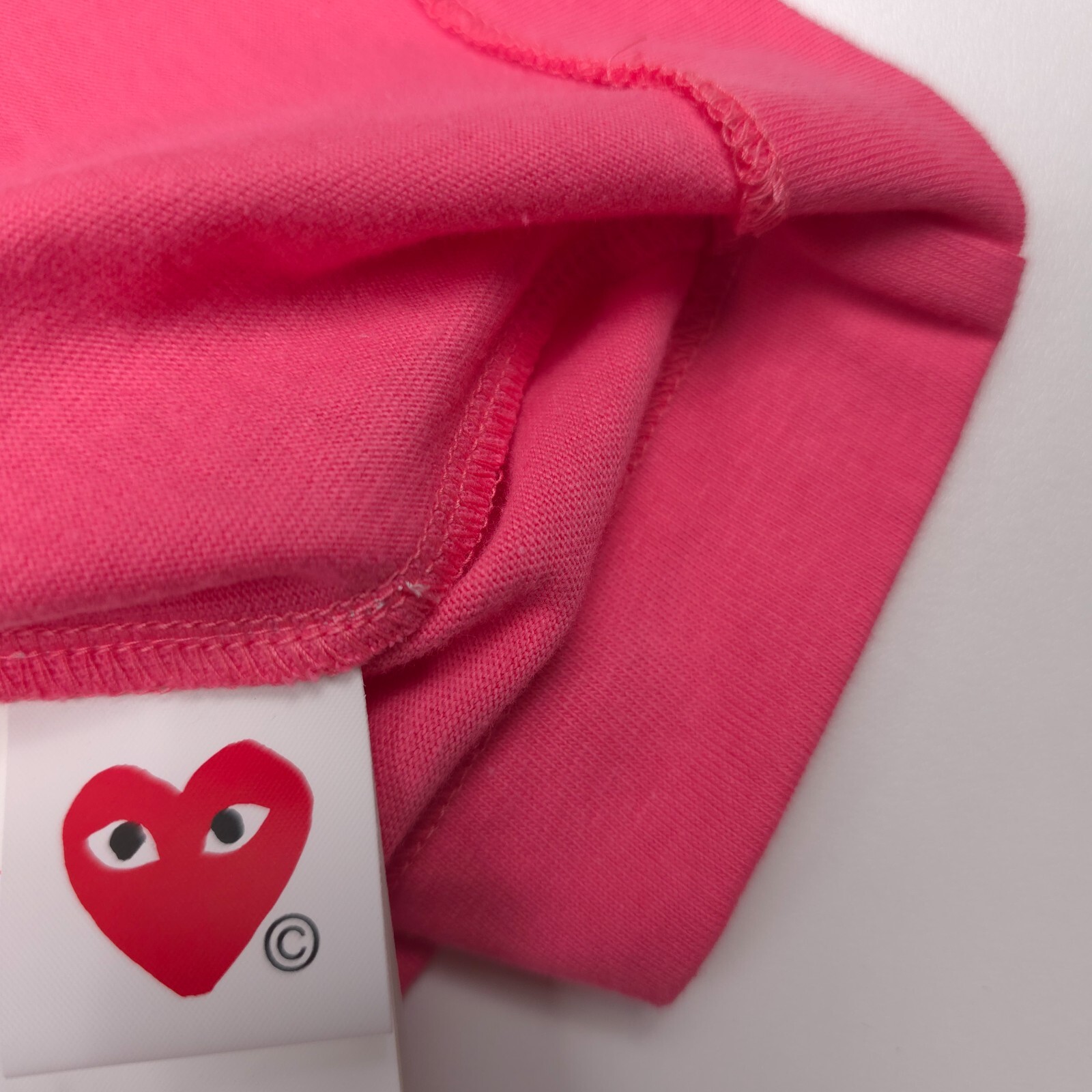 PLAY Comme Des Garcons T-Shirt Mens Small Pink Embroidered Heart Japan AZ-T272 gallery