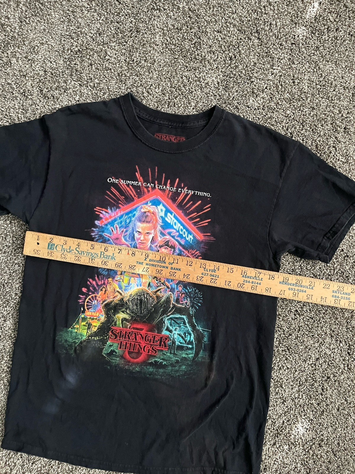Stranger Things Season 3 Poster Graphic T-shirt Men’s Sz M Women’s Sz L *EUC* gallery