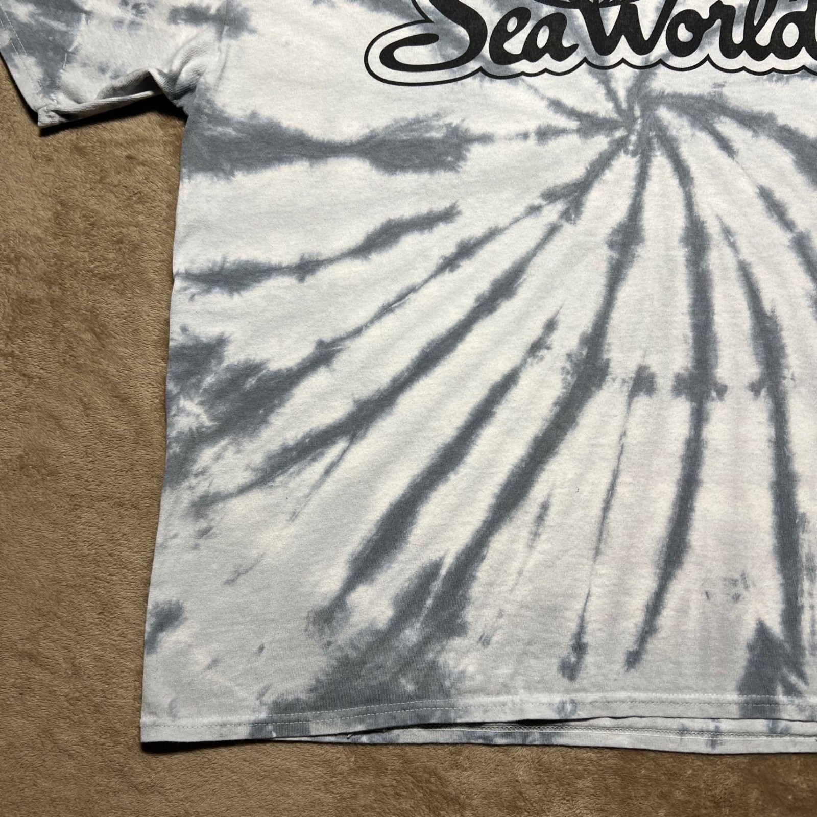 SeaWorld Graphic T-Shirt Mens XL Grey White Spiral Tie Dye Short Sleeve Cotton T gallery