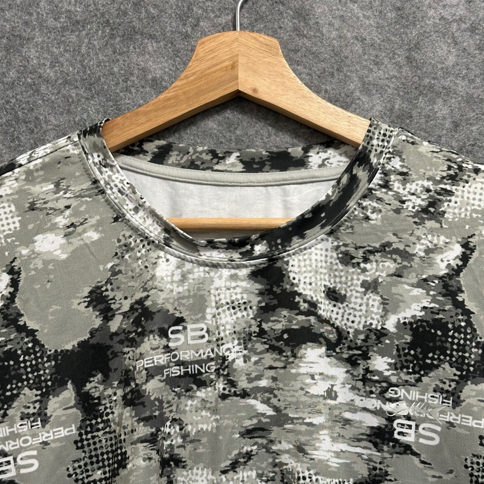 Silver Bait Fishing Shirt Mens XL Gray Camo Performance Short Sleeve Tee Spandex gallery