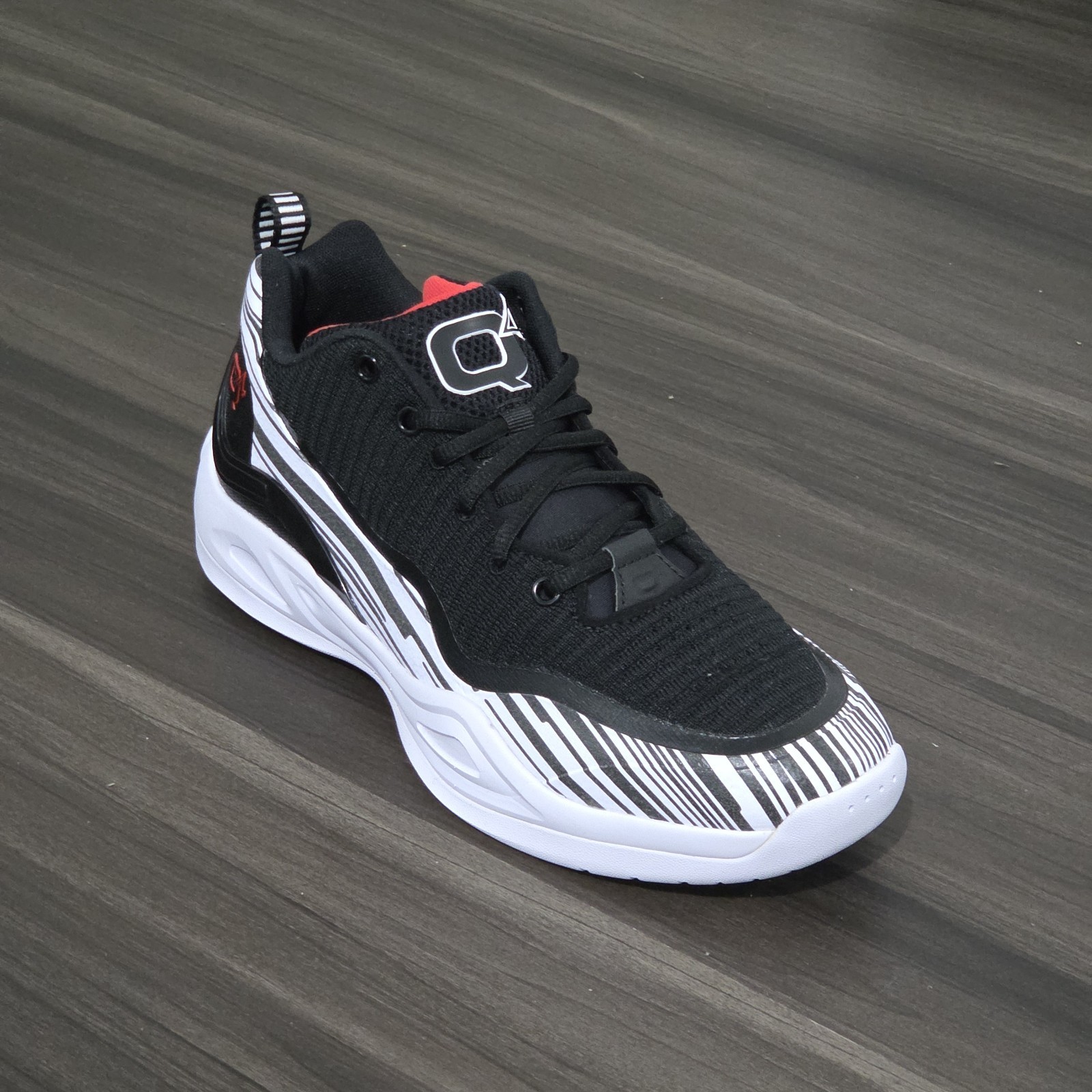 Q4 White Streak 495 Lo SP Mens sneaker (Q4MB-017) Size 10 (READ)