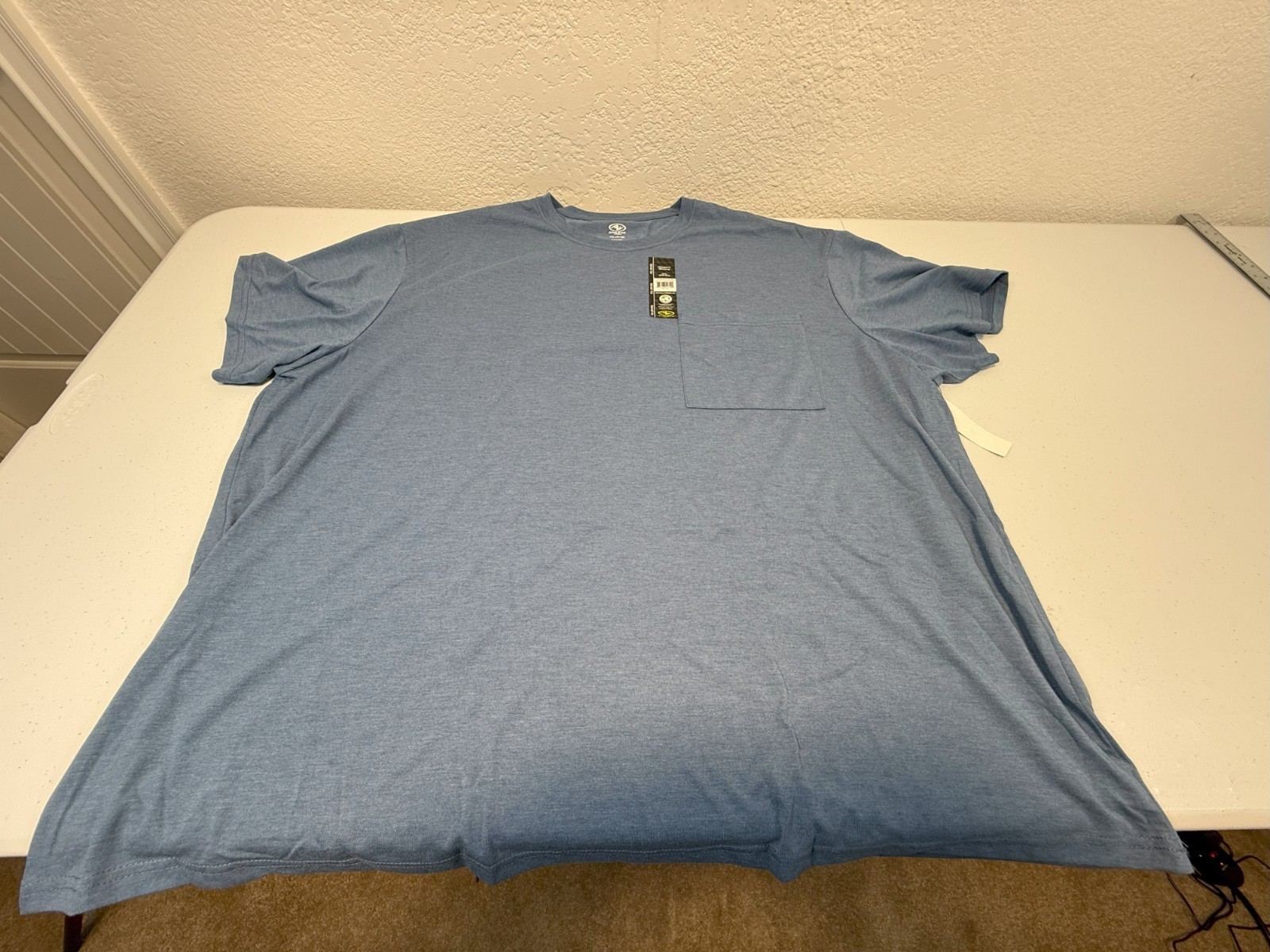 Men's Shirts, (New w/tags), Athletic Works, S/S Crew Neck Pocket Tee 4XL (58-60) gallery