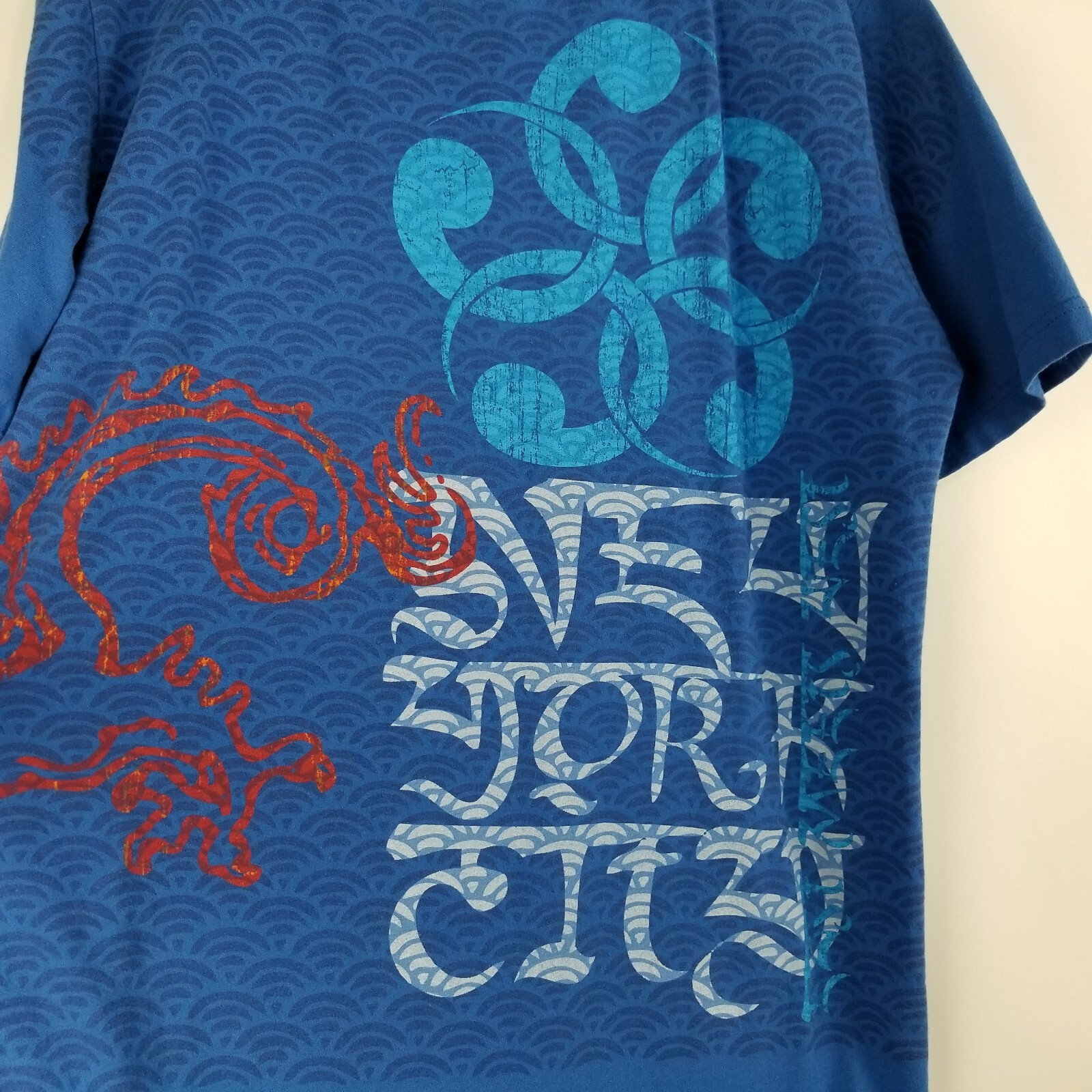 Tommy Hilfiger Men's Shirt Size XL Blue Trim Fit Graphic Tee East Meets West NY gallery