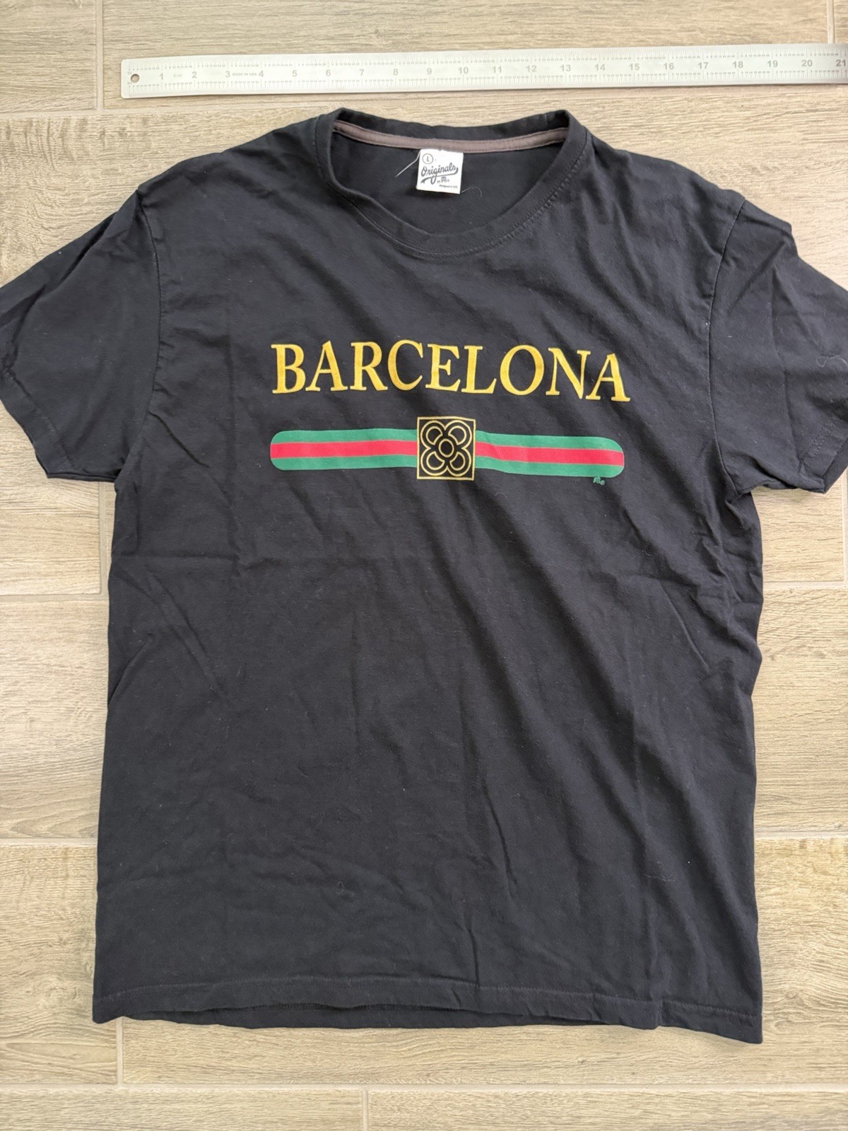 Barcelona Graphic T Shirt Large Black Gold Lettering Streetwear Travel Tee gallery