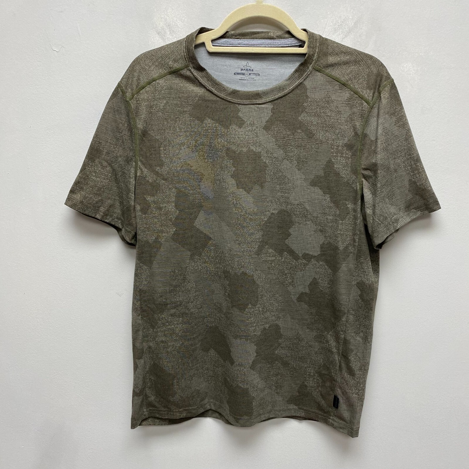 Prana Men Green Prospect Heights Graphic Rye Harbor Camo Short Sleeve Top XS $45 gallery