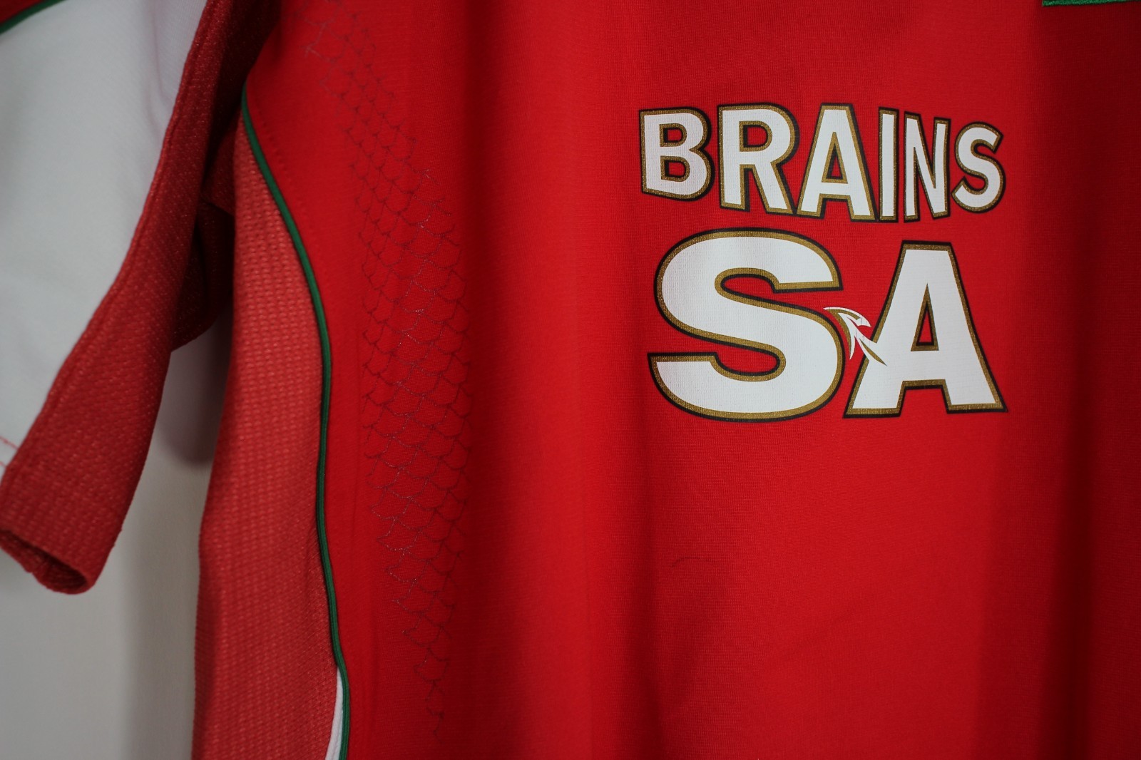 Under Armour Mens 2XL WRU Calon Brains SA Rugby Jersey Shirt N1390 gallery