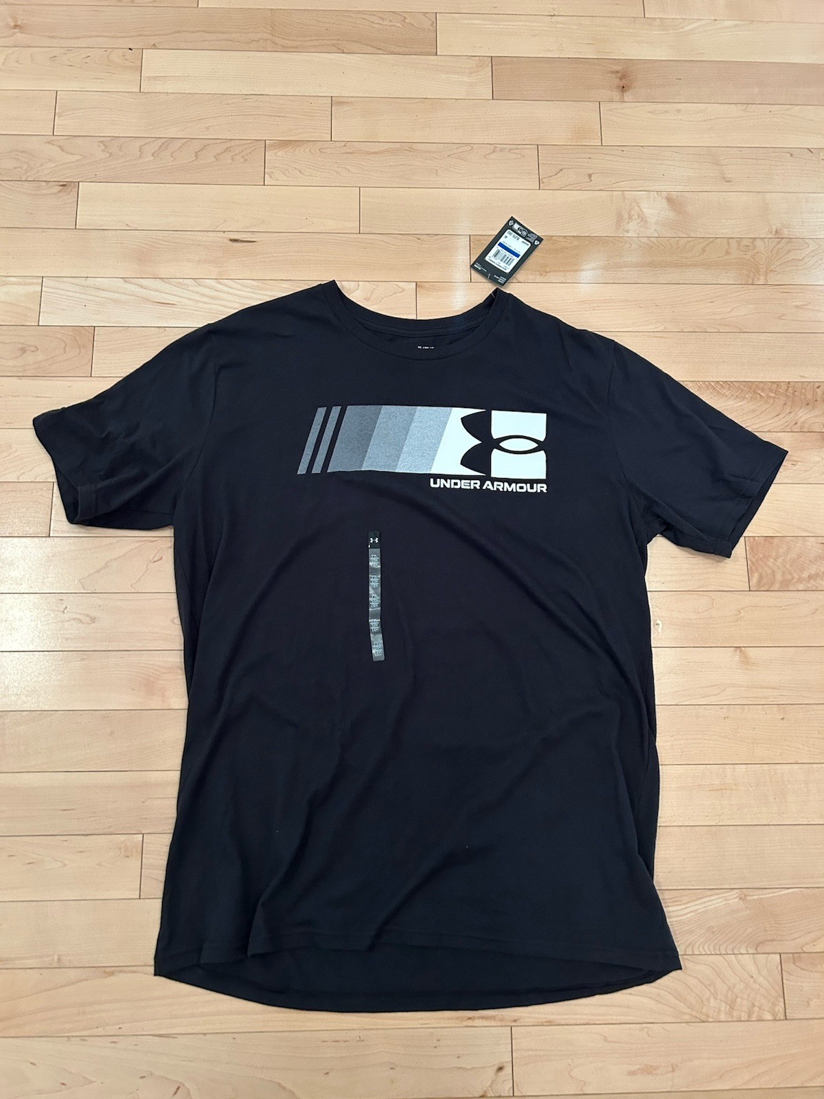 Under Armour Men’s T Shirt XL Black - New With Tags gallery
