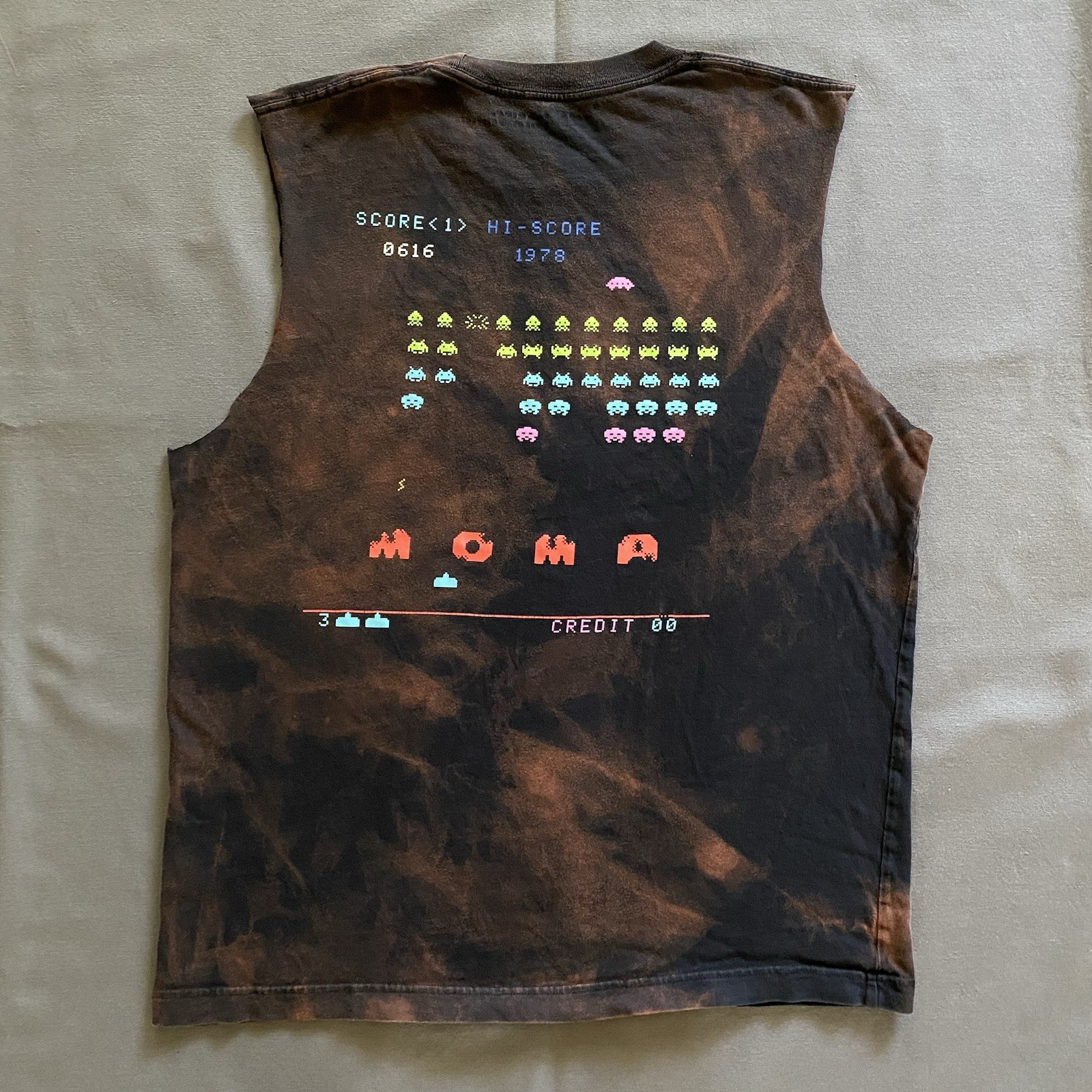 Uniqlo MoMa Space Invaders Tank Top Mens M Black Bleach Dye Cut Sleeves