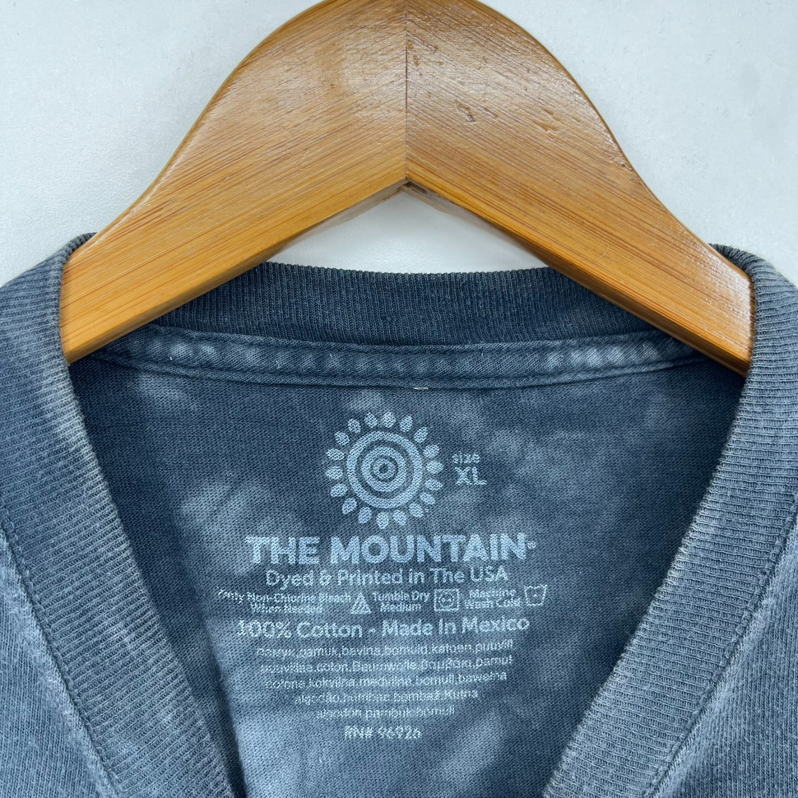 The Mountain T-Shirt Men's Size XL Gray All Over Print Skull Crew Neck gallery