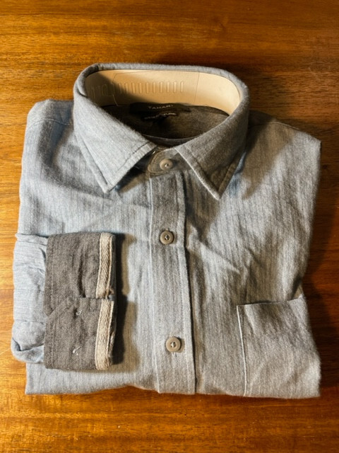 TAHARI MEN'S BRUSHED HERRINGBONE BUTTON DOWN SHIRT (BLUE GREY CUFF MEDIUM) NWOT gallery