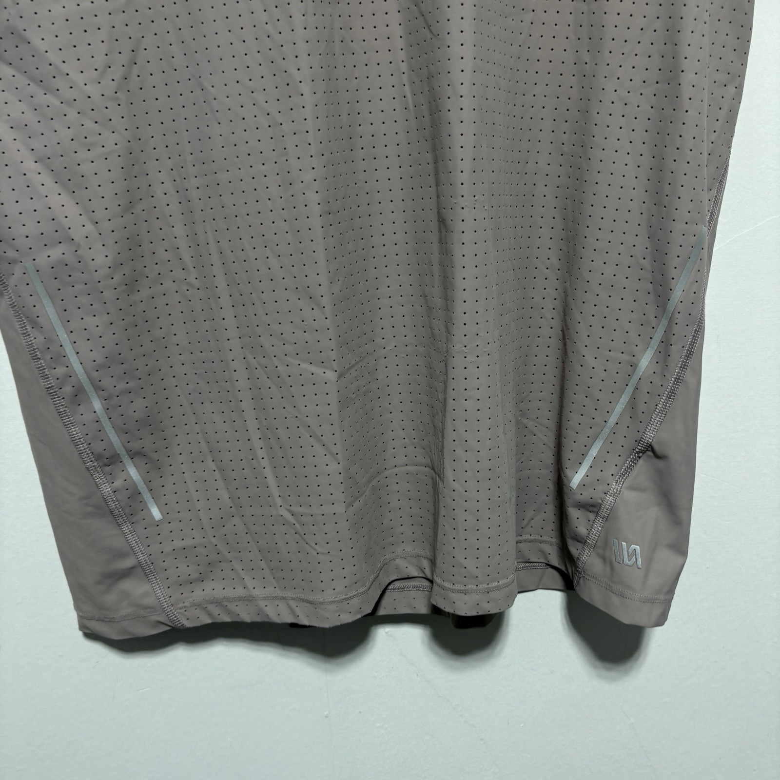 VRST Shirt Mens M Purple Performance Lightweight Breathable Stretch Gym Active gallery