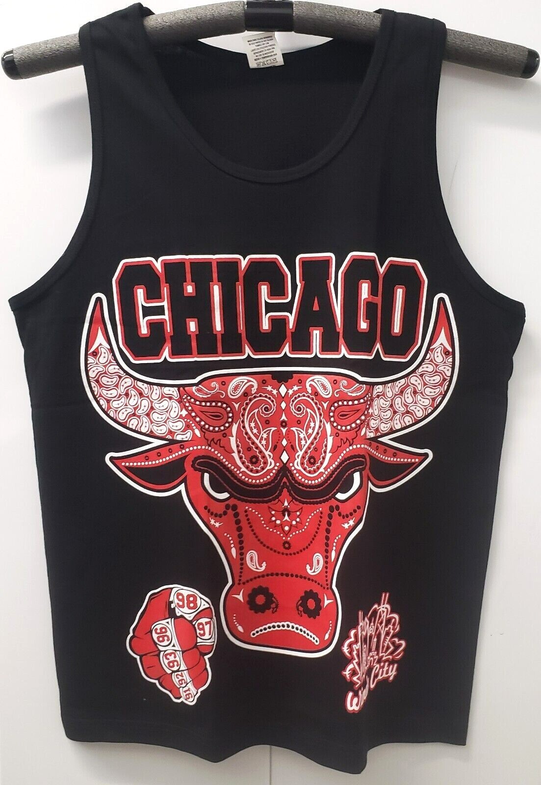 Chicago T-shirt Chi Town Windy City Bulls Paisley Rings Tee Men's Black New gallery