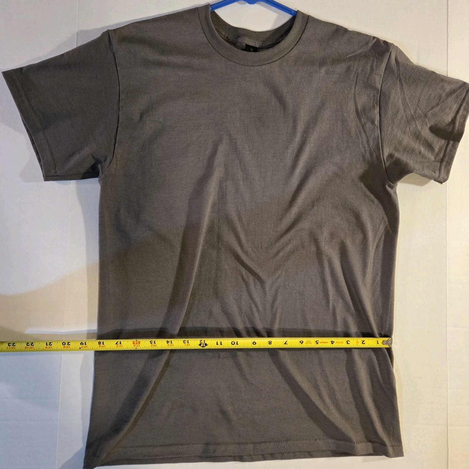 Gildan Men's Medium Gray Ultra Cotton Short Sleeve Classic T-Shirt G2000 gallery