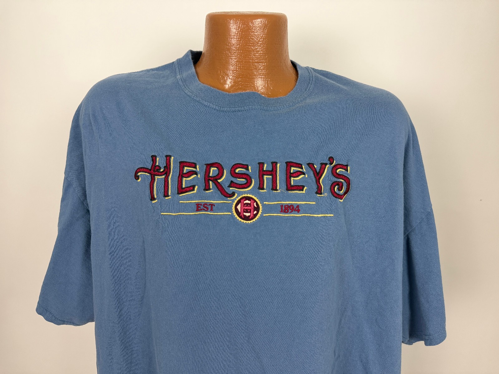 Hersheys Shirt XXL Milk Chocolate Pennsylvania Embroidered Est 1894 Vintage Y2K gallery
