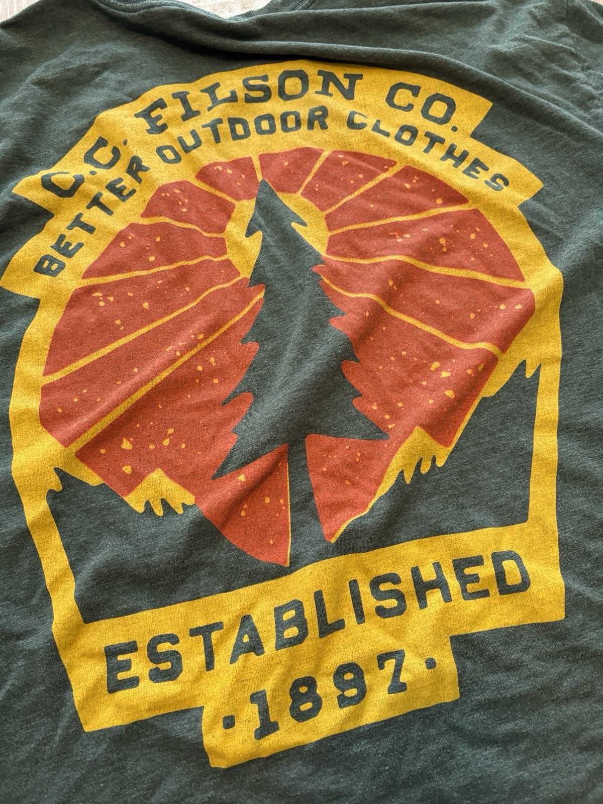 Filson Alaska Outfitter Graphic Logo Men's Green Crew Neck T-Shirt Size L gallery